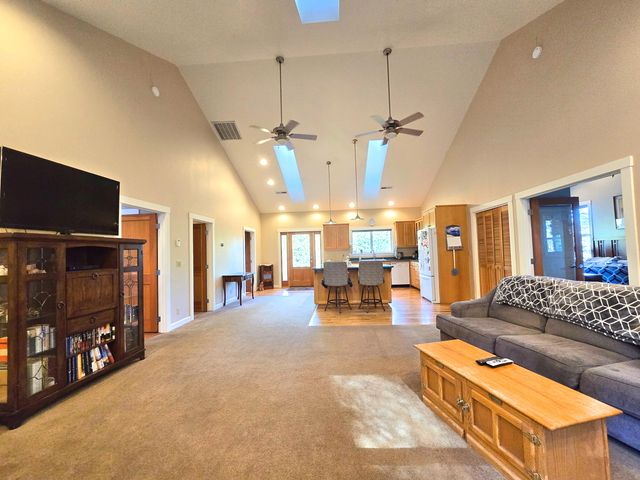 1682 Brown Road, Applegate, OR 97530