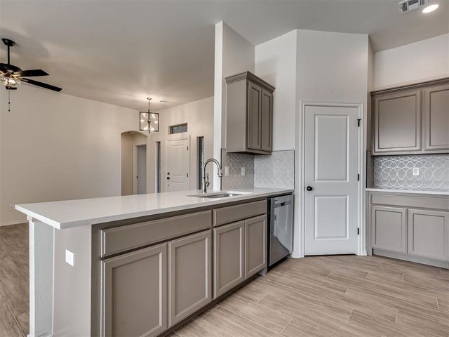 1983 Twin Spires Trail, Blanchard, OK 73010