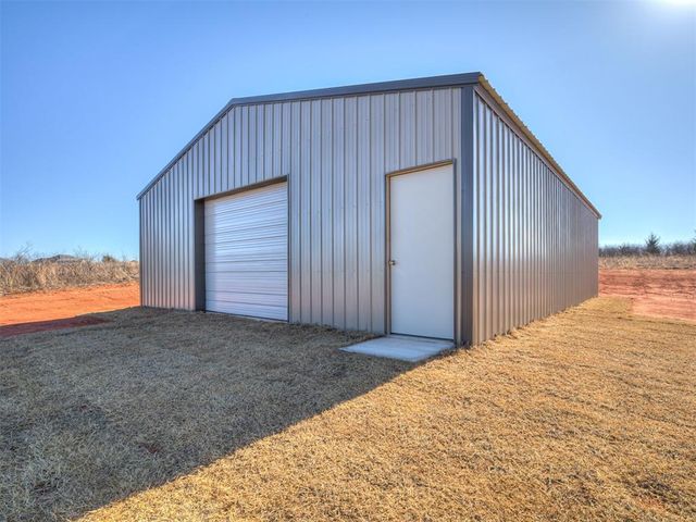 1983 Twin Spires Trail, Blanchard, OK 73010