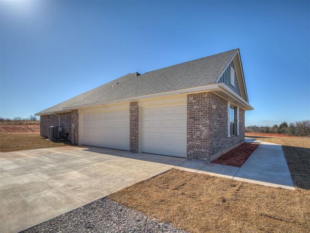 1983 Twin Spires Trail, Blanchard, OK 73010