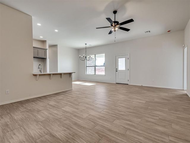 1983 Twin Spires Trail, Blanchard, OK 73010