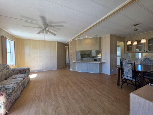 1227 NASSAU CIRCLE, Tavares, FL 32778