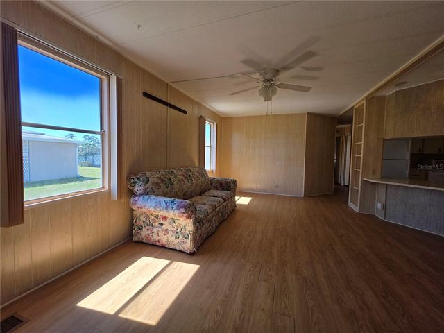 1227 NASSAU CIRCLE, Tavares, FL 32778