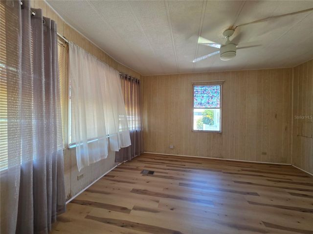 1227 NASSAU CIRCLE, Tavares, FL 32778