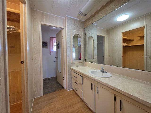 1227 NASSAU CIRCLE, Tavares, FL 32778