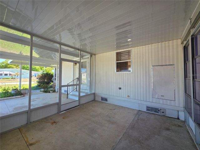 1227 NASSAU CIRCLE, Tavares, FL 32778