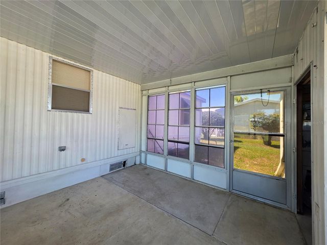 1227 NASSAU CIRCLE, Tavares, FL 32778