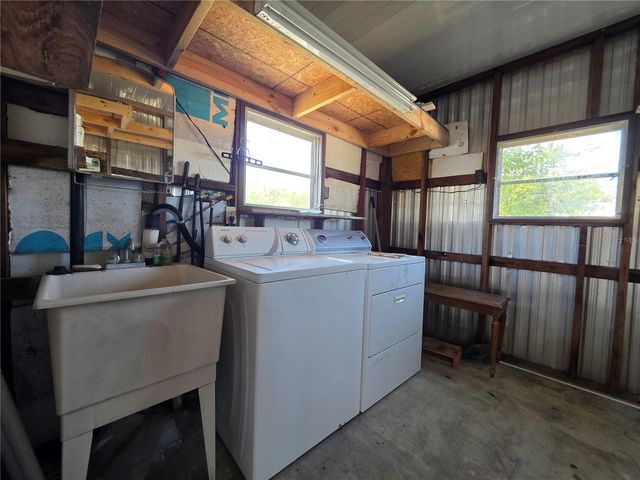 1227 NASSAU CIRCLE, Tavares, FL 32778