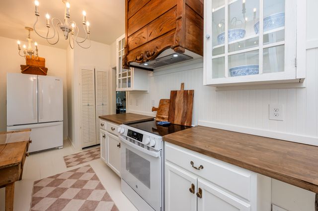 813 Michigan Avenue, St. Joseph City, MI 49085