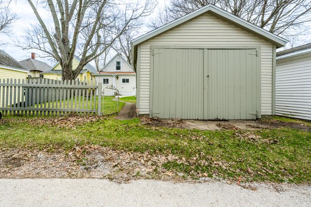 813 Michigan Avenue, St. Joseph City, MI 49085