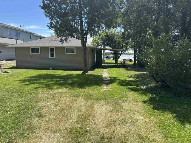 N10650 Chief Kuno Trail, Fox Lake, WI 53933