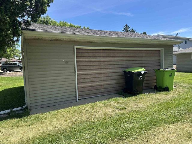 N10650 Chief Kuno Trail, Fox Lake, WI 53933