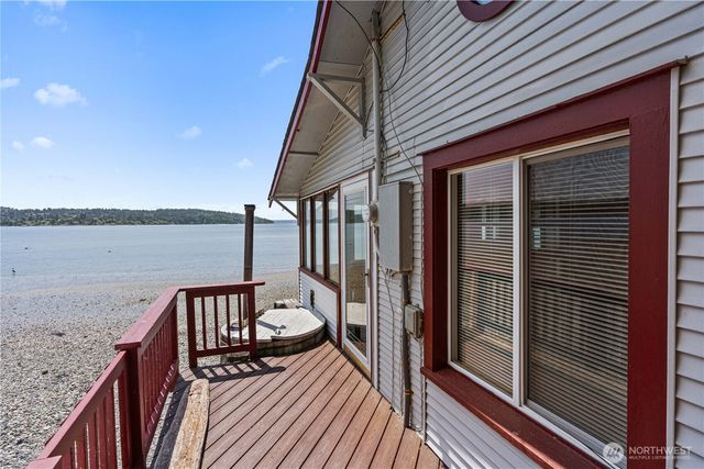 24186 Vashon Highway SW, Vashon, WA 98070