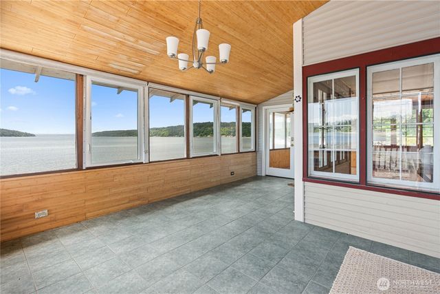 24186 Vashon Highway SW, Vashon, WA 98070