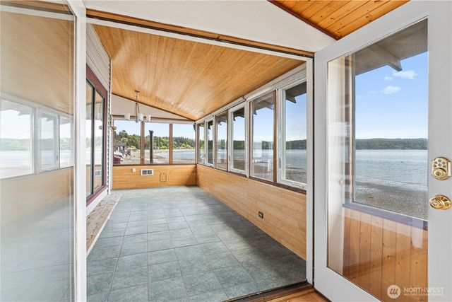 24186 Vashon Highway SW, Vashon, WA 98070