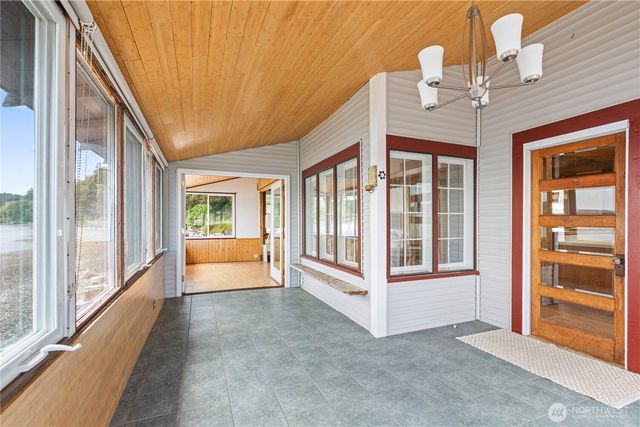 24186 Vashon Highway SW, Vashon, WA 98070