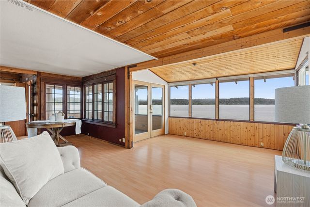 24186 Vashon Highway SW, Vashon, WA 98070