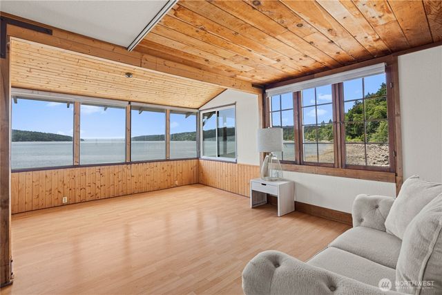 24186 Vashon Highway SW, Vashon, WA 98070