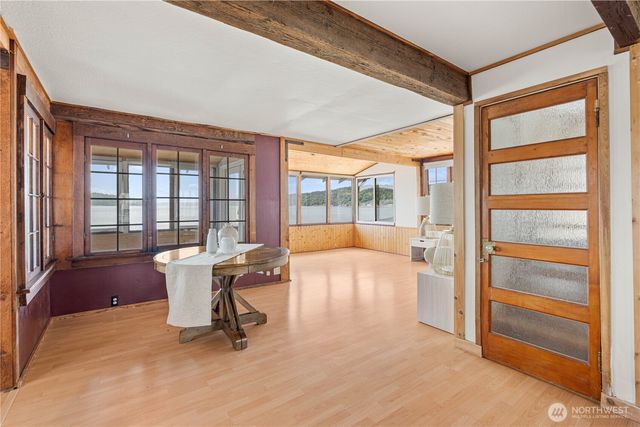 24186 Vashon Highway SW, Vashon, WA 98070