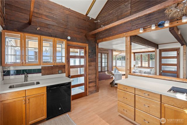 24186 Vashon Highway SW, Vashon, WA 98070