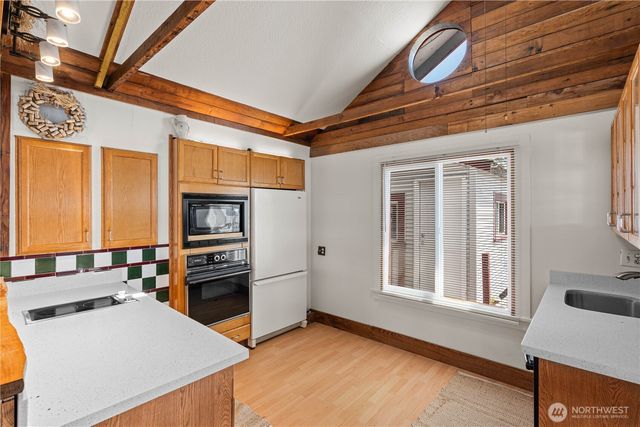 24186 Vashon Highway SW, Vashon, WA 98070