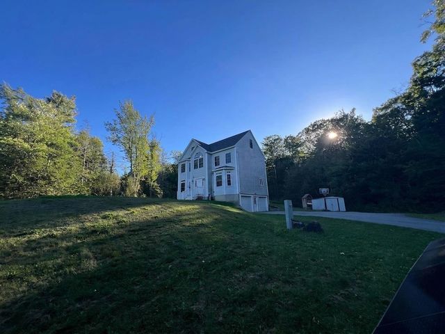 79 Coachman Drive, Barrington, NH 03825