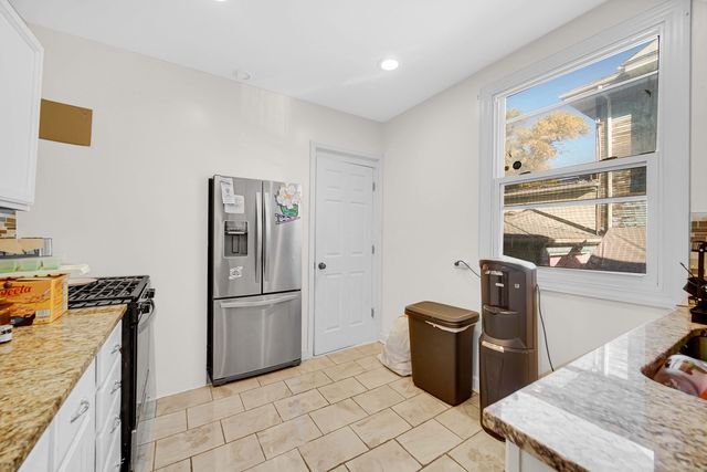 310 S 2ND Avenue, Maywood, IL 60153