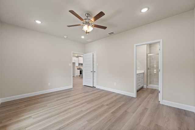 702 Scudder Street, Cleburne, TX 76033