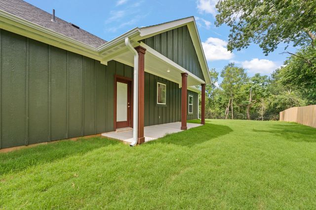 702 Scudder Street, Cleburne, TX 76033