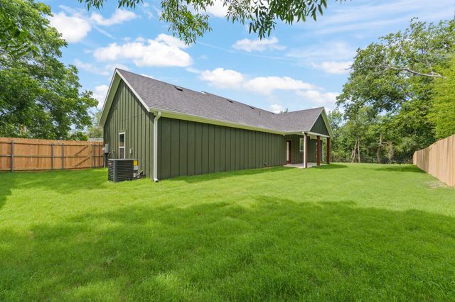 702 Scudder Street, Cleburne, TX 76033