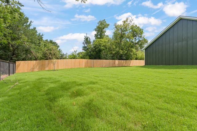 702 Scudder Street, Cleburne, TX 76033