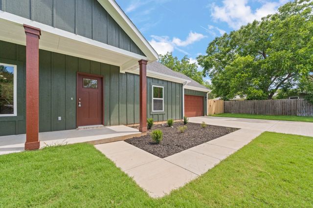 702 Scudder Street, Cleburne, TX 76033