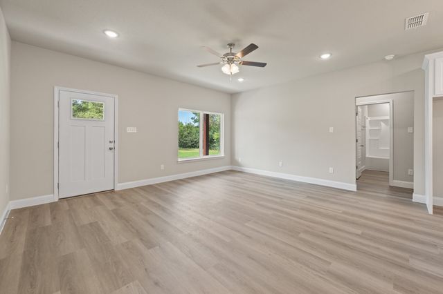 702 Scudder Street, Cleburne, TX 76033