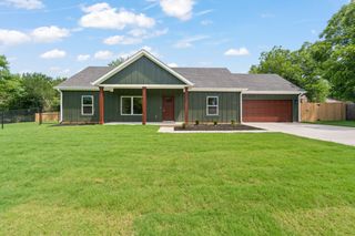 702 Scudder Street, Cleburne, TX 76033