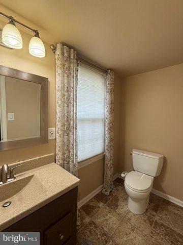 8318 UXBRIDGE CT, Springfield, VA 22151