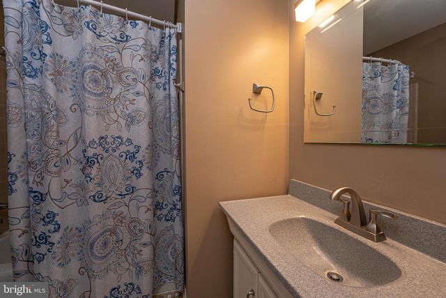 8318 UXBRIDGE CT, Springfield, VA 22151