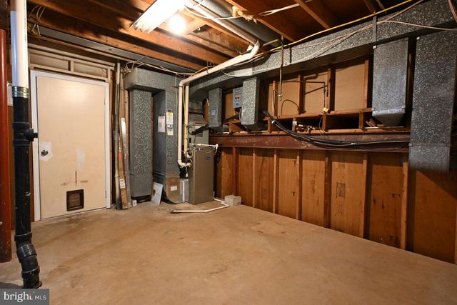 8318 UXBRIDGE CT, Springfield, VA 22151