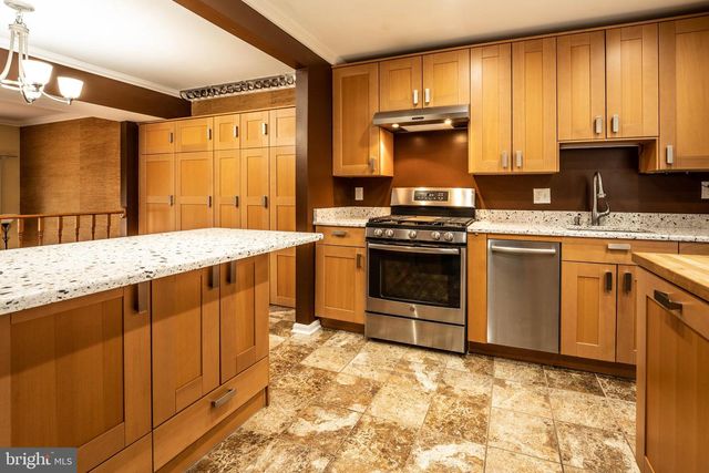 8318 UXBRIDGE CT, Springfield, VA 22151