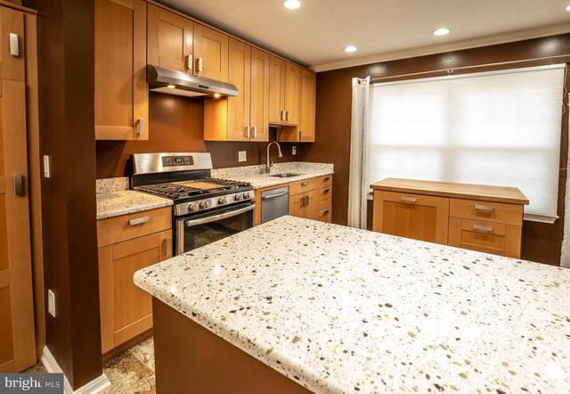 8318 UXBRIDGE CT, Springfield, VA 22151