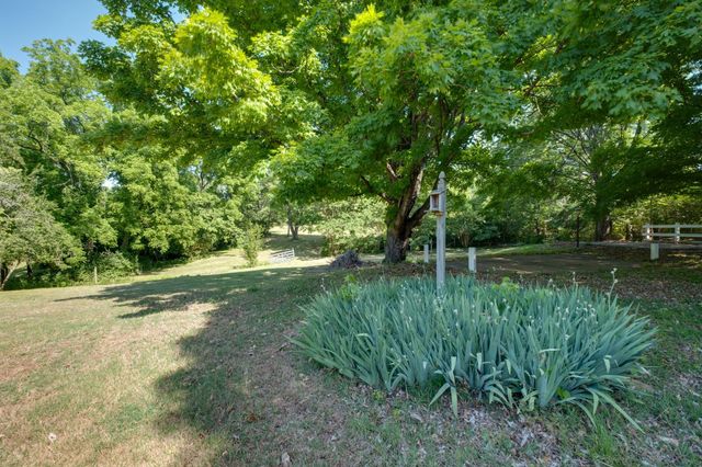 651 Old Lebanon Dirt Rd, Hermitage, TN 37076