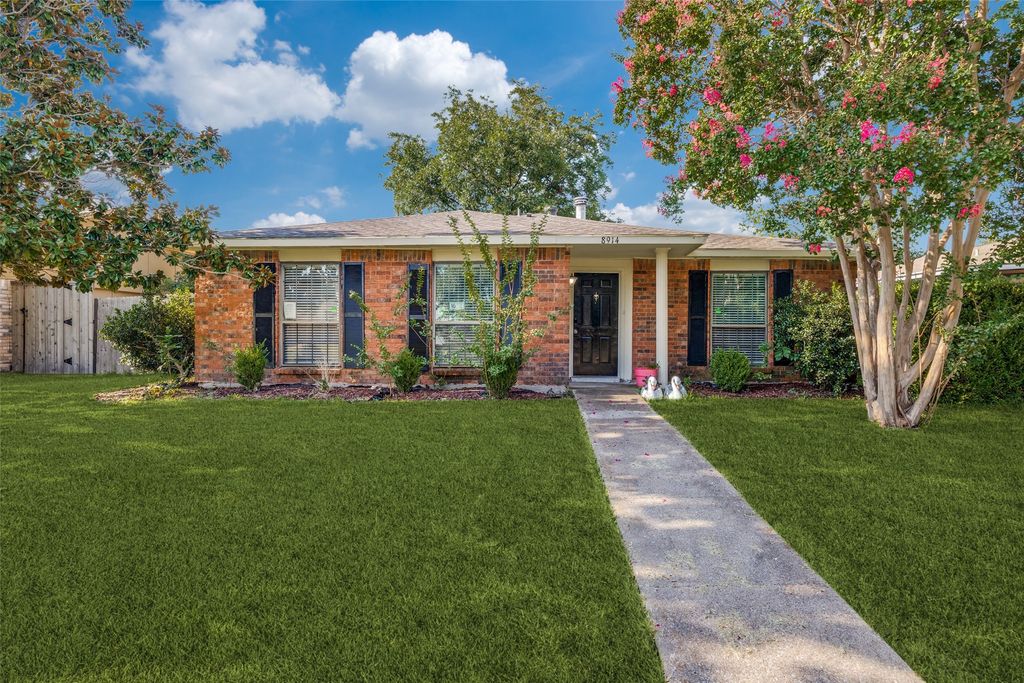 8914 Vernon Drive, Rowlett, TX 75088