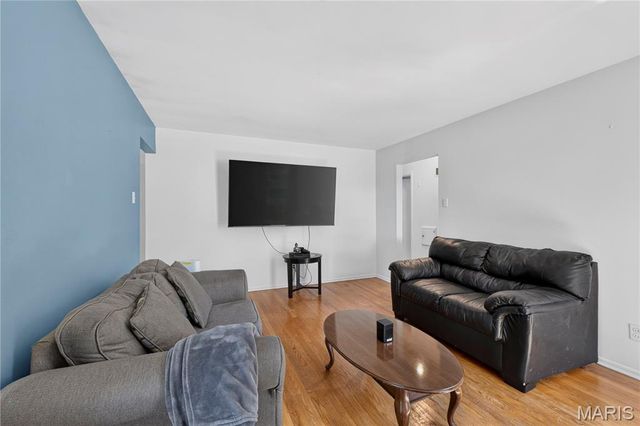 14010 Sunland Drive, Florissant, MO 63034