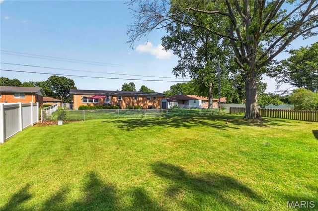 14010 Sunland Drive, Florissant, MO 63034