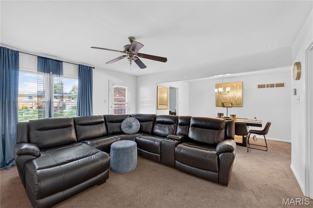 14010 Sunland Drive, Florissant, MO 63034