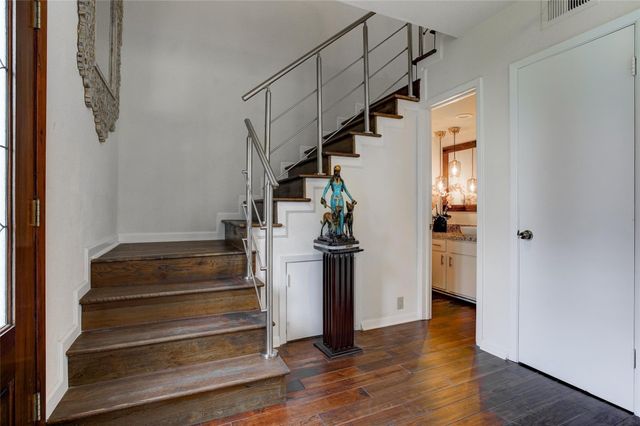 2323 Augusta Drive 30, Houston, TX 77057