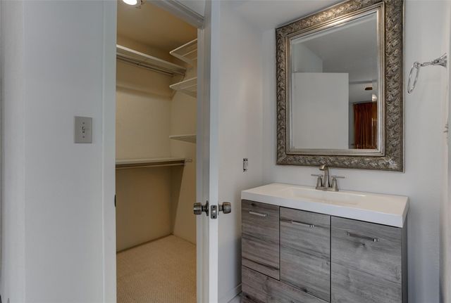 2323 Augusta Drive 30, Houston, TX 77057
