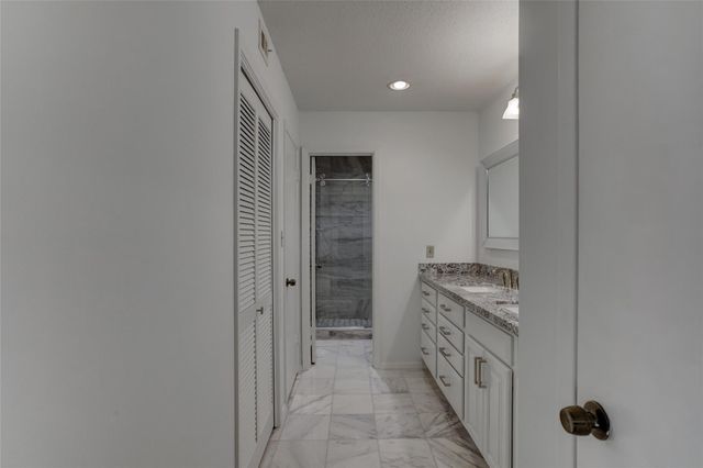 2323 Augusta Drive 30, Houston, TX 77057