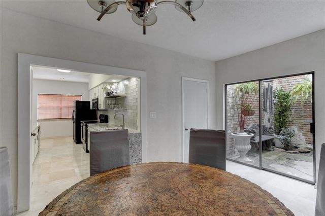 2323 Augusta Drive 30, Houston, TX 77057