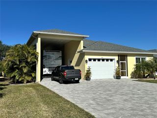 593 MEANDERING WAY, Polk City, FL 33868