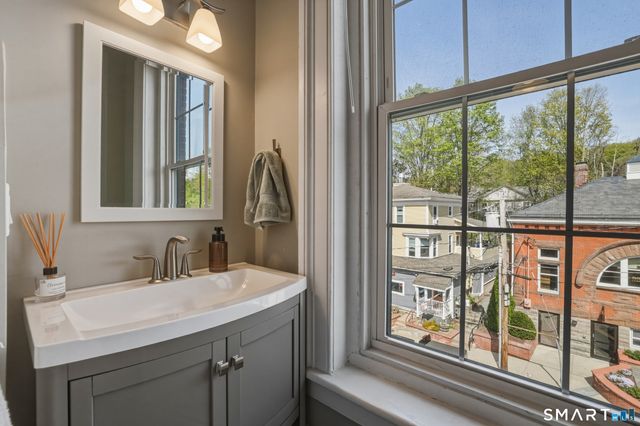 130 Main Street 3A, Canton, CT 06019